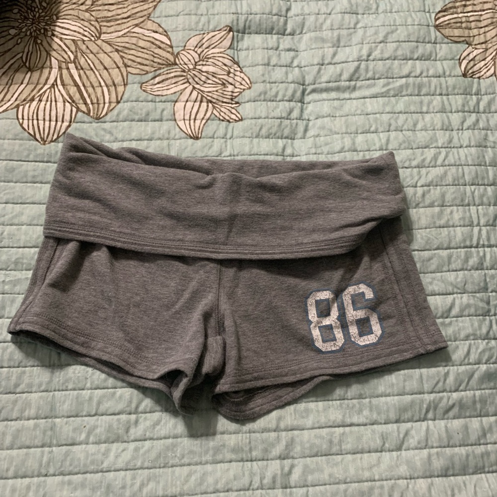 Small vs pink shorts